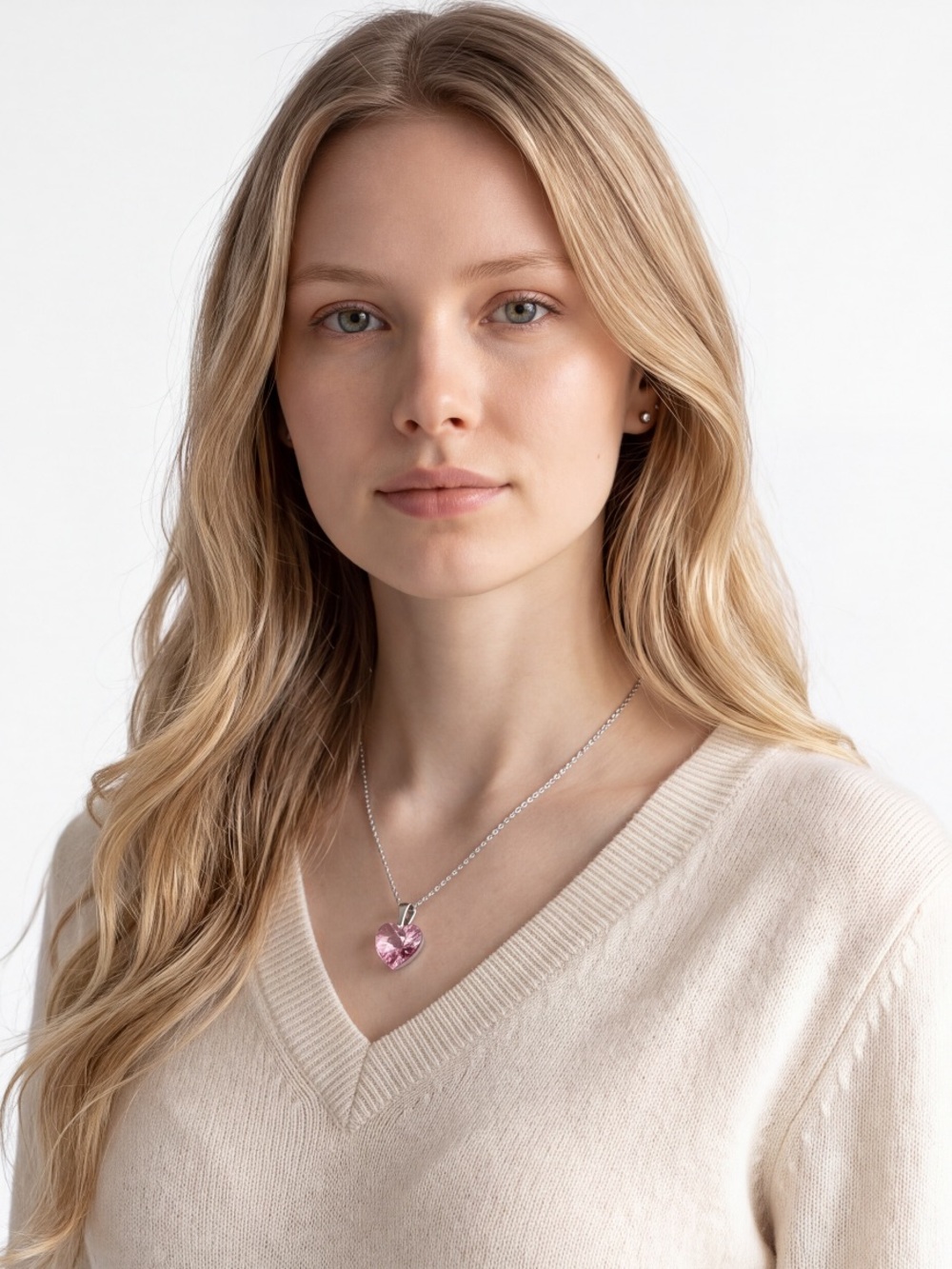 Swarovski crystal heart pendant on a silver chain "Devoted to you" Firm in price